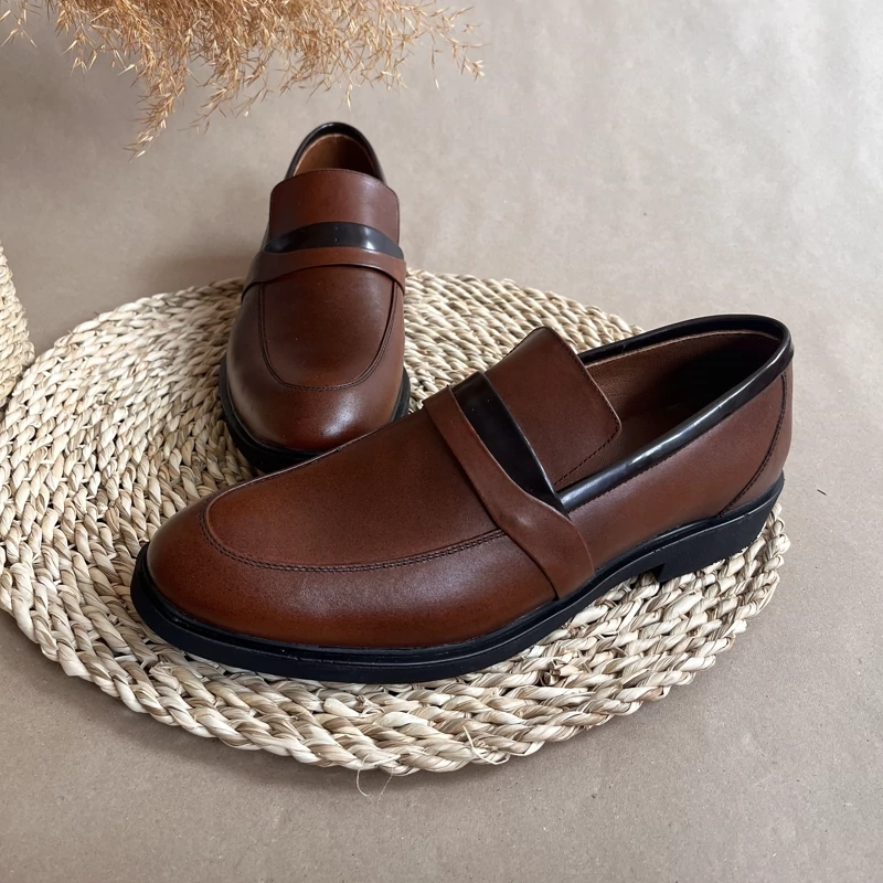 کفش مردانه  کالج چرم طبیعی اصل مدل ویستا رنگ قهوه ای سایز 40تا44